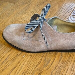 Stephane Kelian of Paris rose-tan walking shoes with striped laces size 7.5